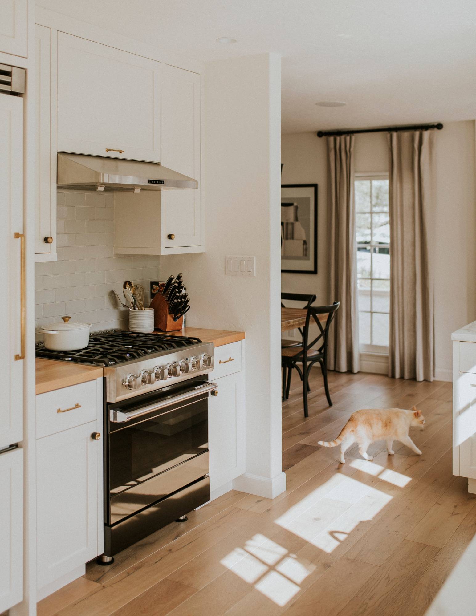 Clean home kitchen